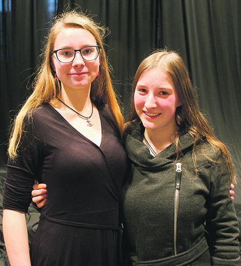 Die Autorinnen Pauline Wölflick (l.) und Sharifa Sens