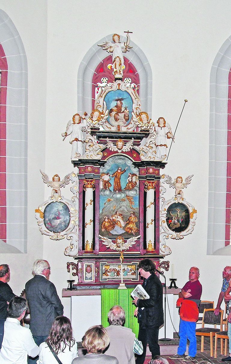 Im neuen Glanz: Der Barockaltar in der Dorfkirche in Ehrenhain, einer der ältesten Kirchen im Altenburger Land