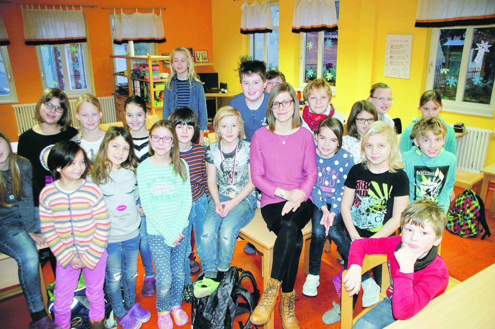 Die Kinder der Fledermaus-Klasse mit ihrer Lehrerin Liesa Kötz