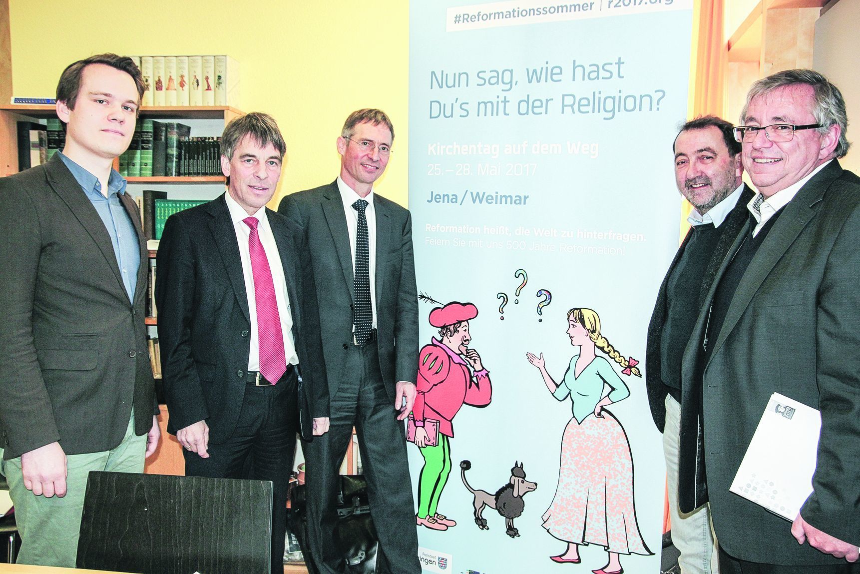 Optimistischer Blick auf das Kirchentagswochenende: Karl Tetzlaff vom Trägerverein Reformation 2017, der Jenaer Oberbürgermeister Albrecht Schröter, die Superintendenten Sebastian Neuß (Jena) und Heinrich Herbst (Weimar) sowie der Weimarer Rathauschef Stefan Wolf (v.l.n.r) bei der Vorstellung des Programms.