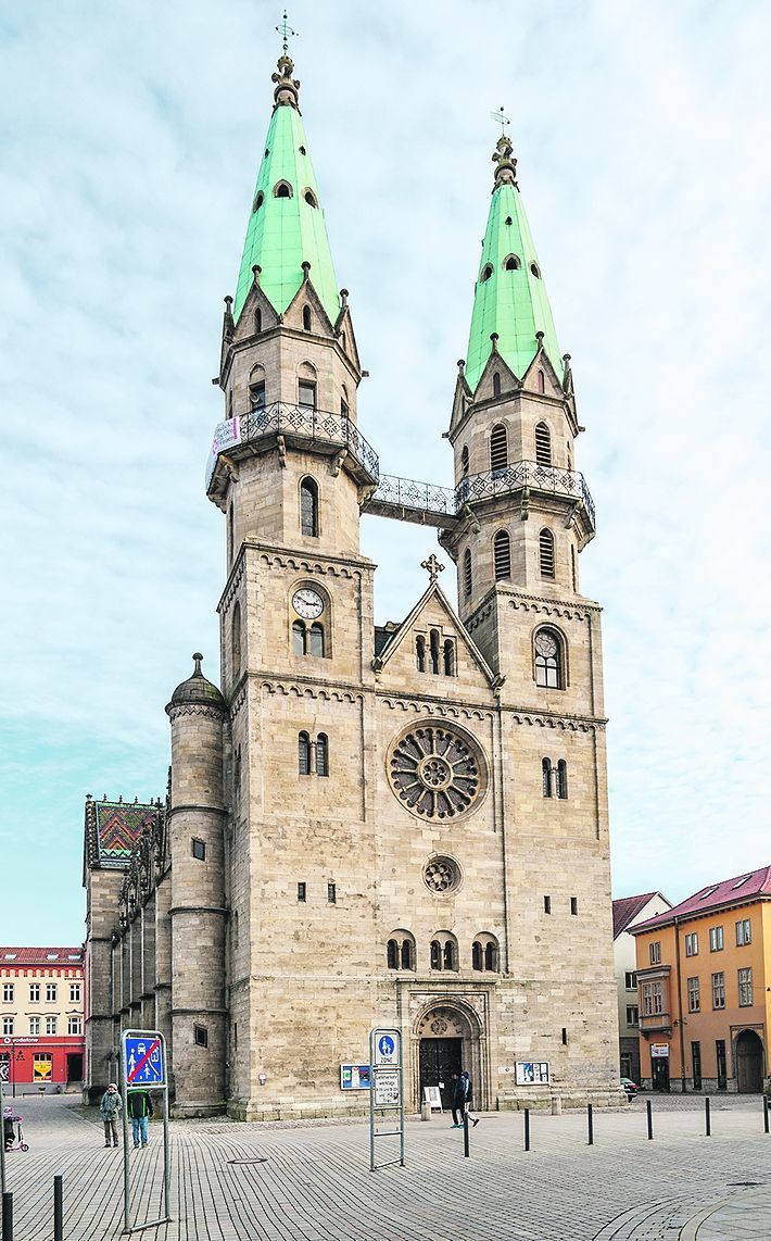 Auch die Stadt Meiningen, deren Marktplatz von der Stadtkirche »Unserer lieben Frauen« mit ihren aufragenden Türmen dominiert wird, ist Schauplatz zahlreicher Veranstaltungen im Reformationsjahr.