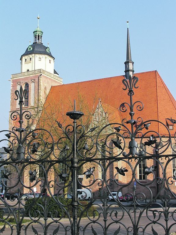 In der Marienkirche zu Dessau wird zum Kirchentag unter anderem die Ausstellung »FrauenERLeben in Anhalt« gezeigt.
