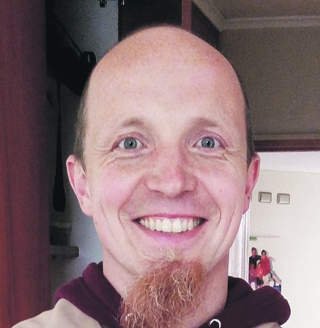 Der Autor wuchs in Moritzburg auf und hat in Leipzig Theologie studiert. Seit 2014 sind er und seine Frau Nicole Oehler, Pfarrer in Chile. | Foto: Versöhnungsgemeinde Santiago de Chile