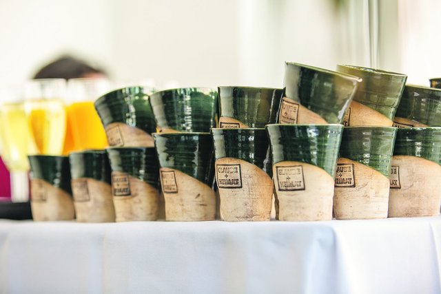 Haben auch Sie Interesse an den Bechern? Dann melden Sie sich, einige sind noch vorrätig und gegen eine Spende für die Aktion "Humor hilft heilen" von Eckart von Hirschhausen erhältlich. | Foto: Paul-Philipp Braun