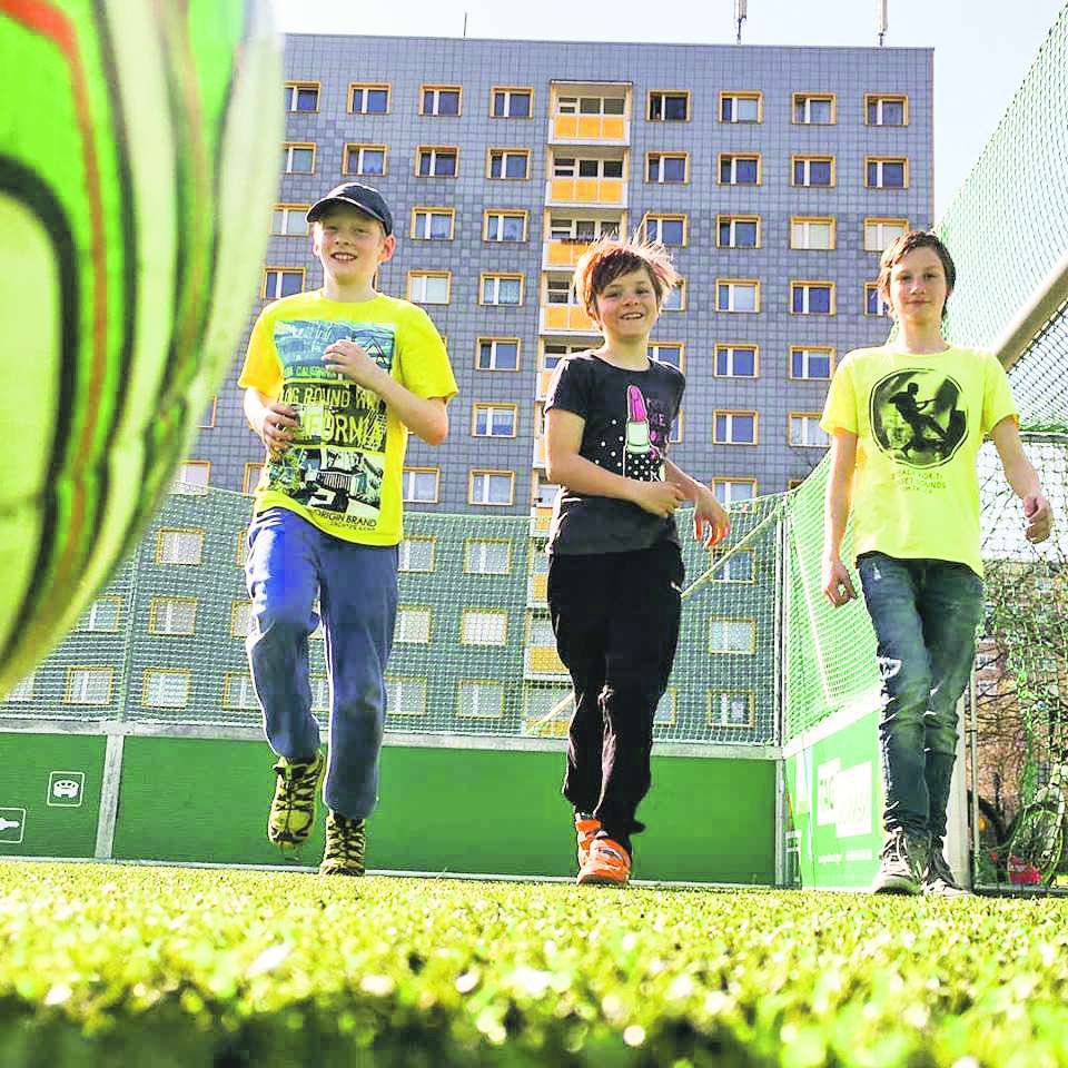Fair play: Bei Jumpers wird regelmäßig gekickt. Wertschätzung und gegenseitigen Respekt nehmen die Kinder auch vom Bolzplatz mit nach Hause.