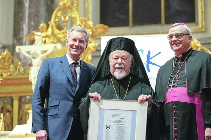 Christian Wulff und Metropolit Augoustinos im Berliner Dom