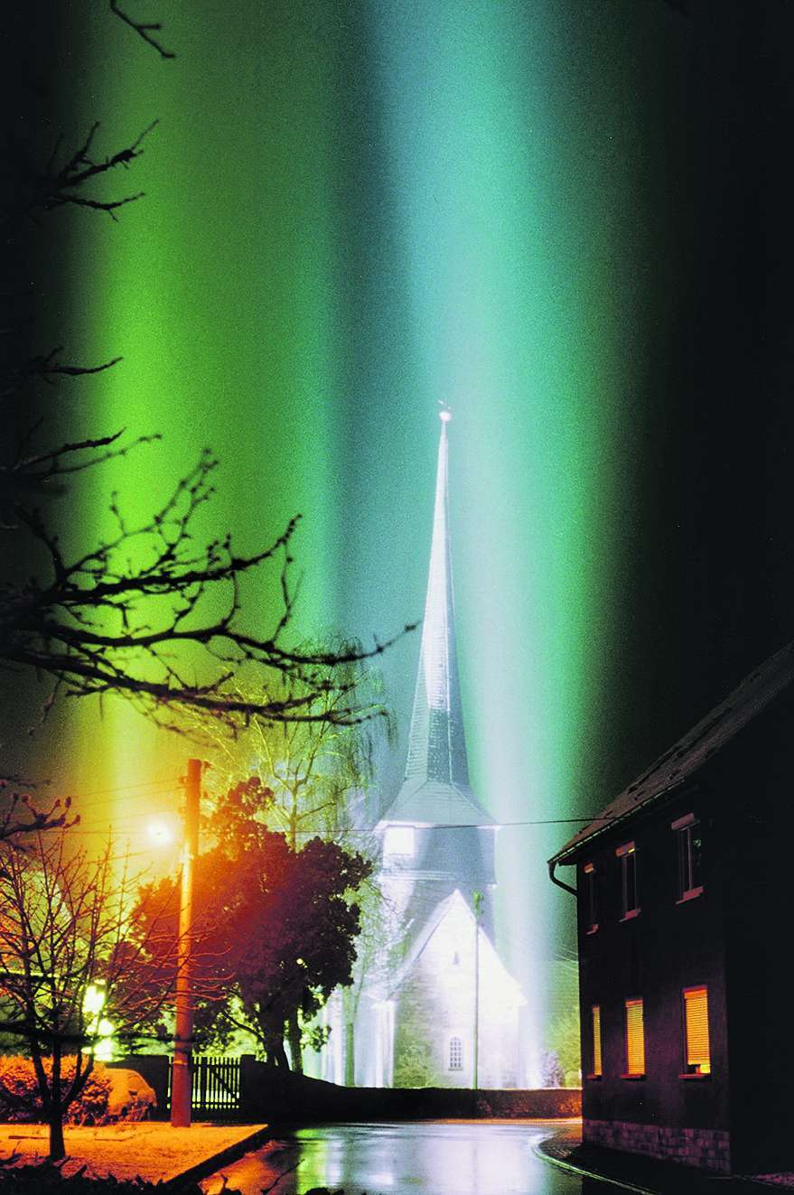 Feininger-Kirche Gelmeroda: Seit 20 Jahren erinnert eine »Lichtskulptur« an die Malweise des Künstlers.