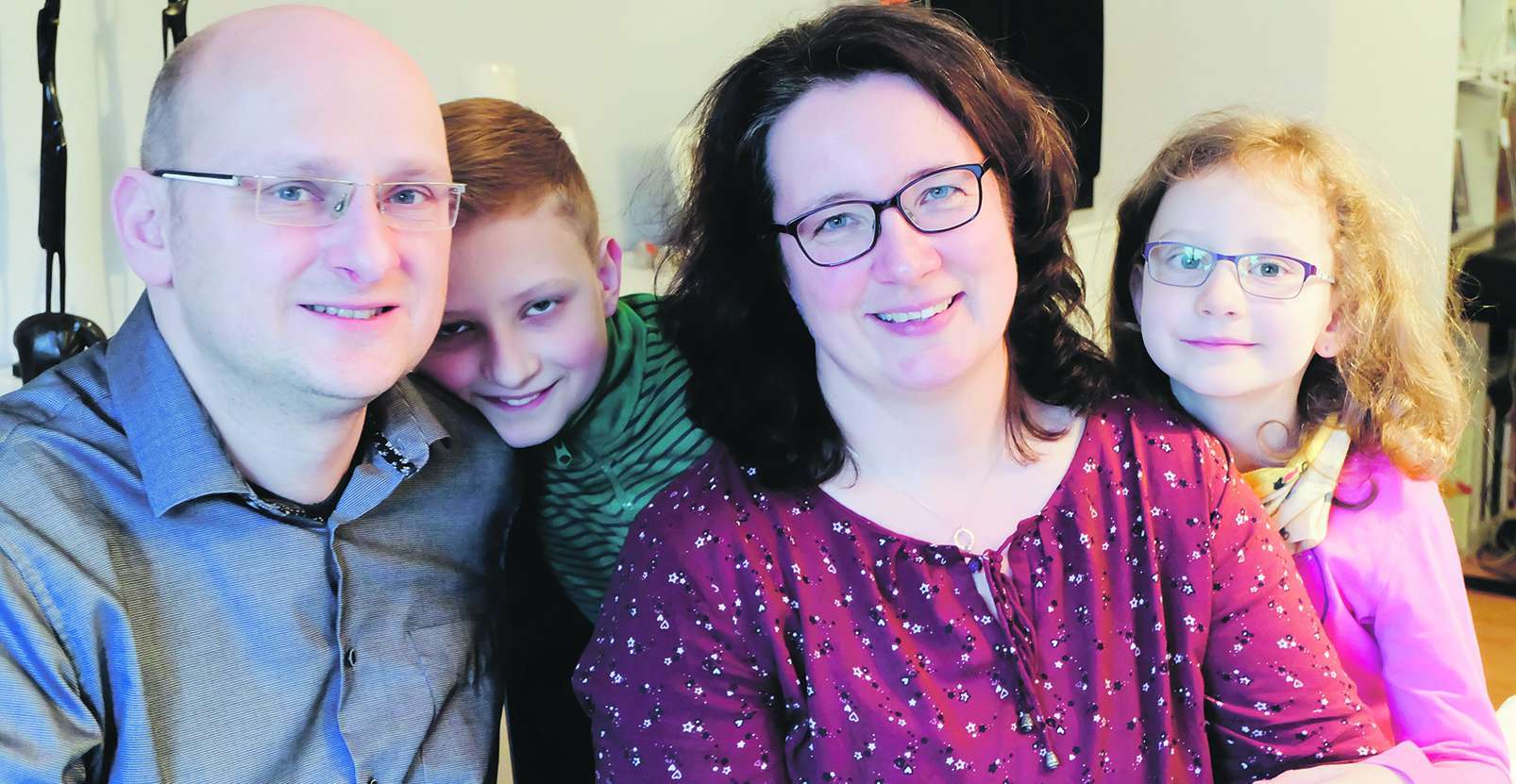 Die Sonntagsfrage »In welchen Gottesdienst gehen wir heute?« stellen sich Christian, Benedict, Alexandra und Tabea Mertens (v. l.) jede Woche neu.