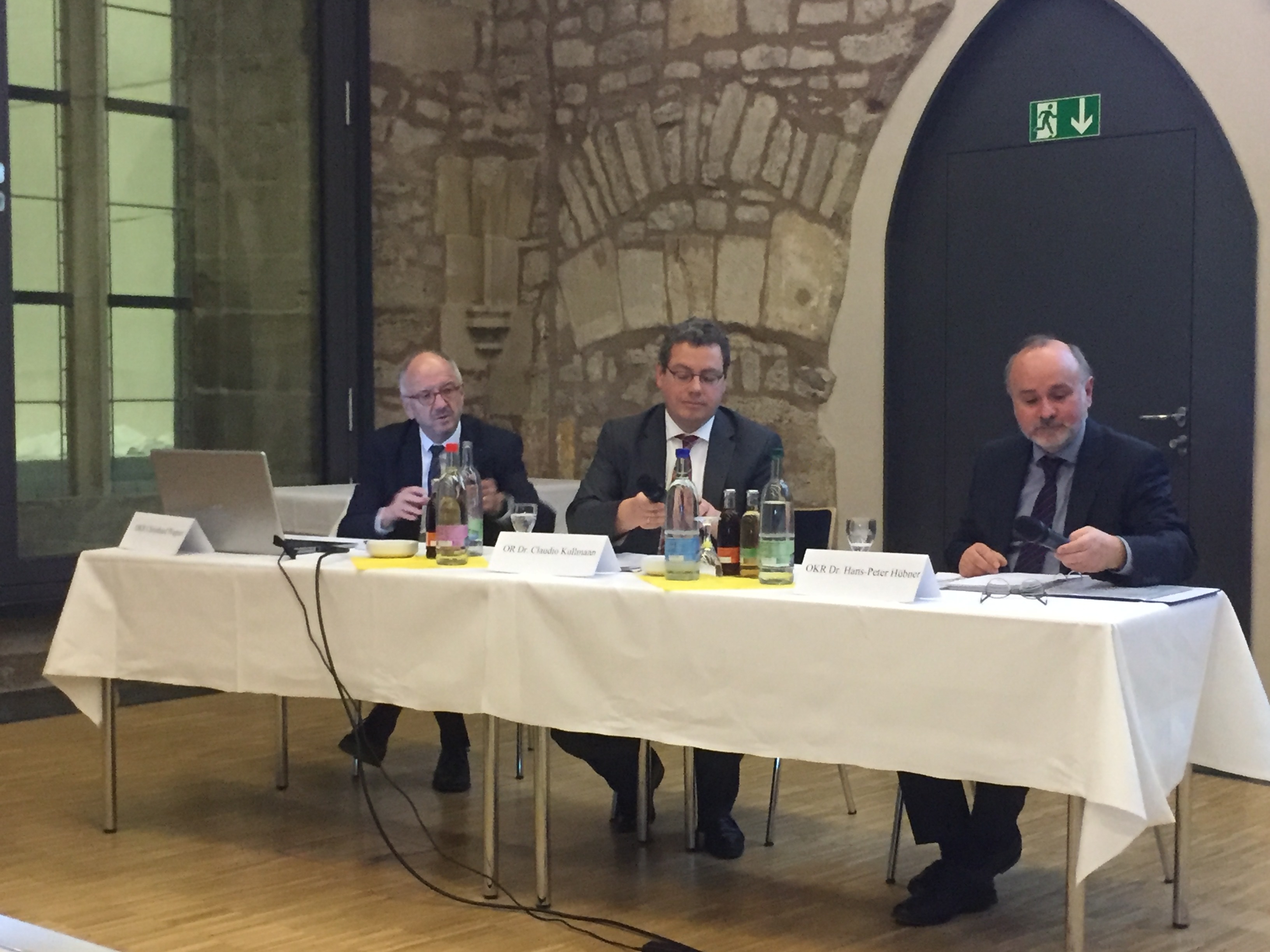 Augustinerkloster Erfurt: v.l.n.r. OKR Christhard Wagner, OR Dr. Claudio Kullmann, OKR Dr. Hans-Peter Hübner