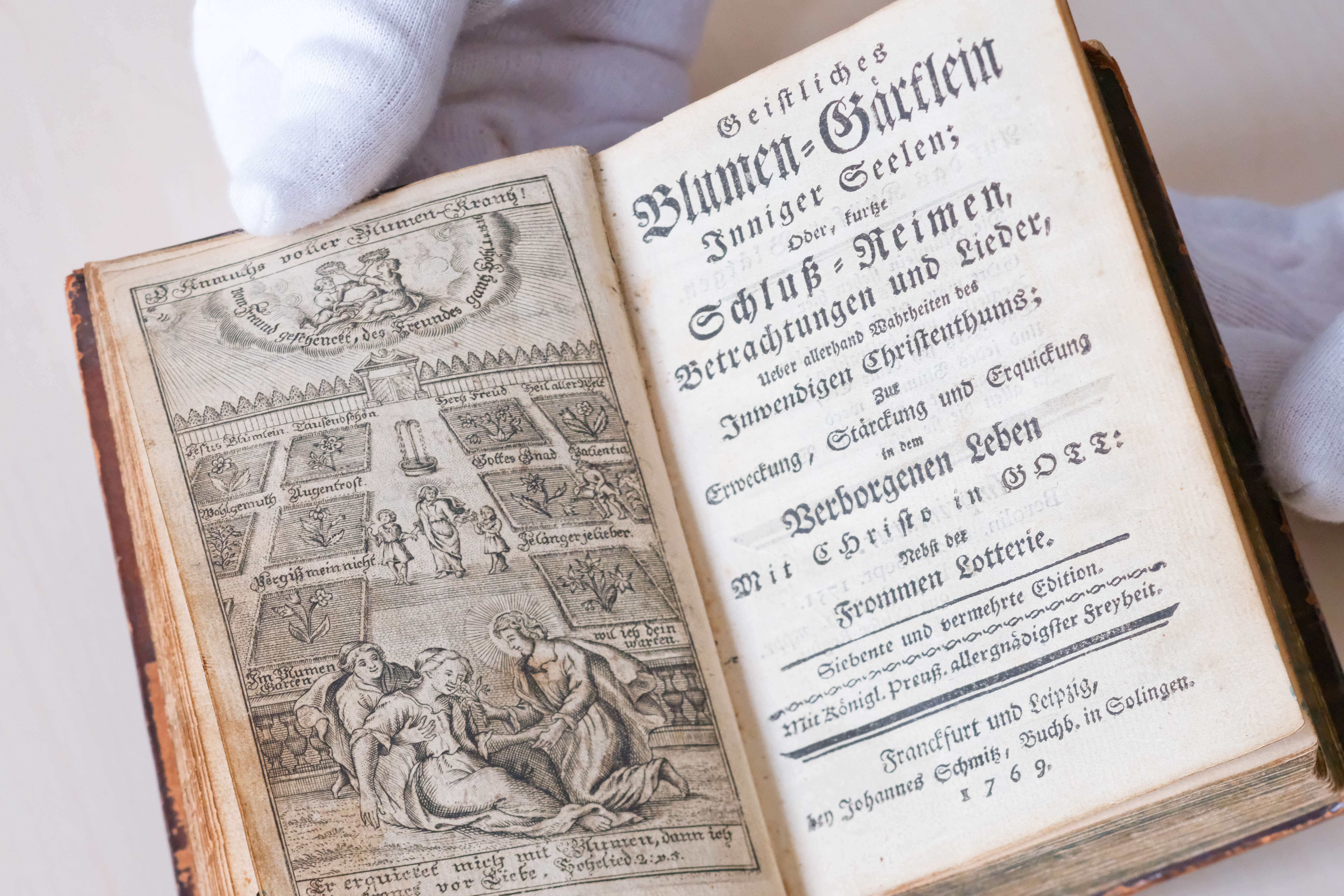 Bleibende Spuren: Das damals bekannte Buch Gerhard Tersteegens mit dem Titel »Geistliches Blumen-Gaertlein« von 1769.