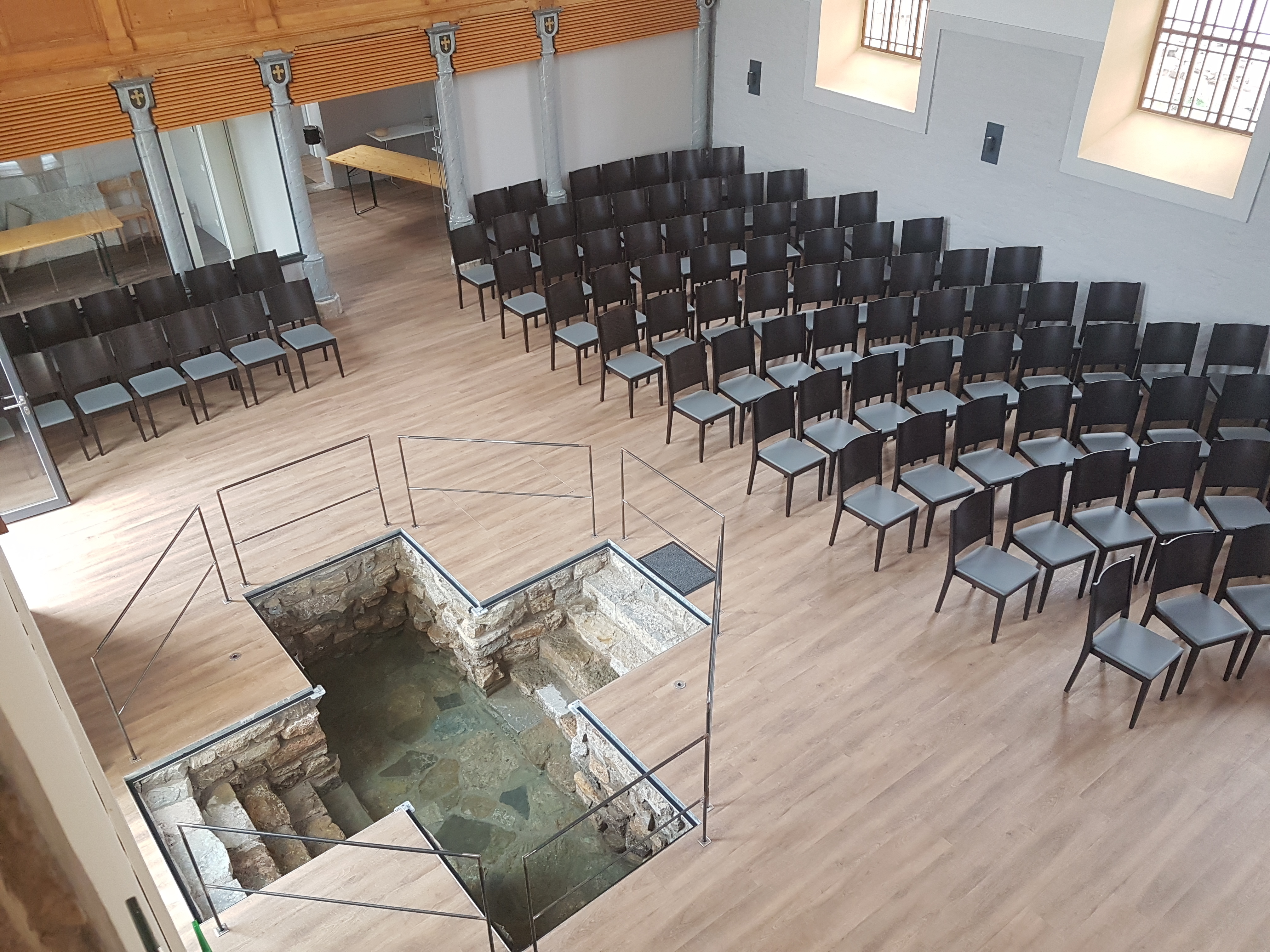 Familienkirche in Aspach mit Baptisterium in Kreuzform