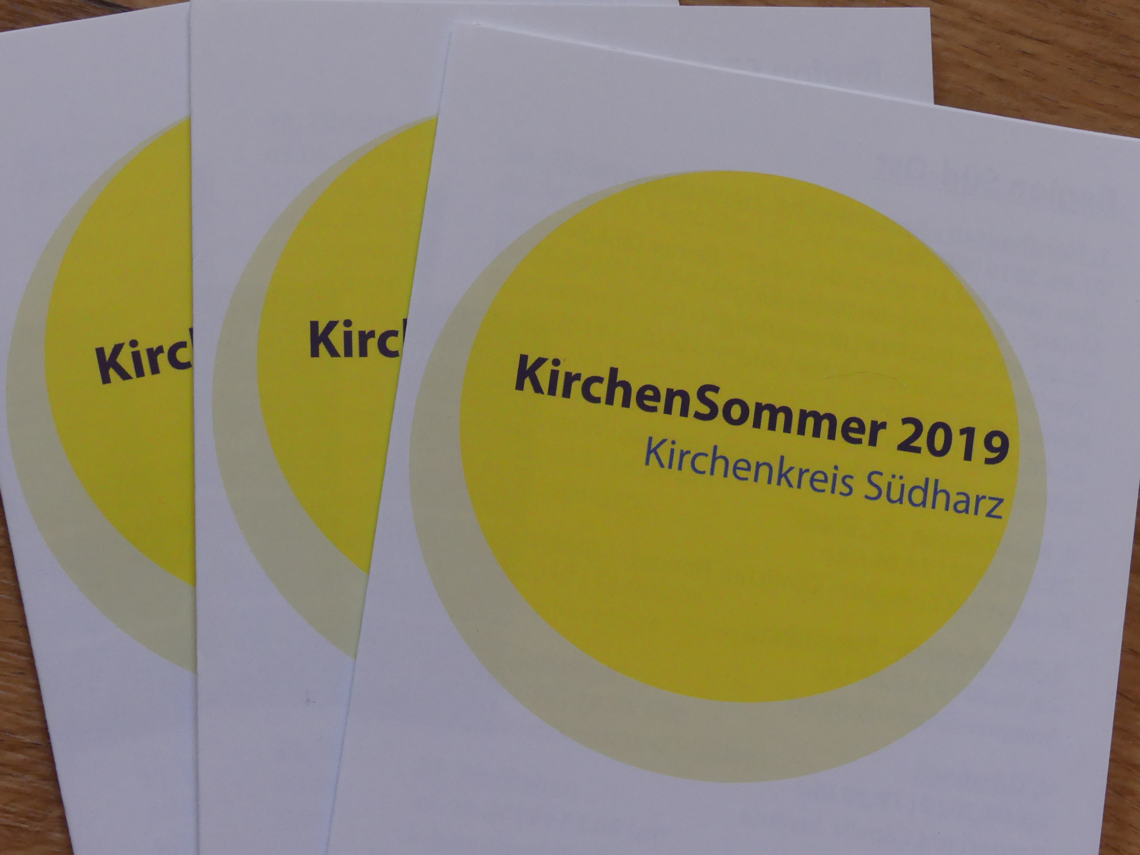 Soeben frisch erschienen ist der KirchenSommer 2019 des Kirchenkreises Südharz - er lädt zu Veranstaltungen in den über 100 Kirchen ein.