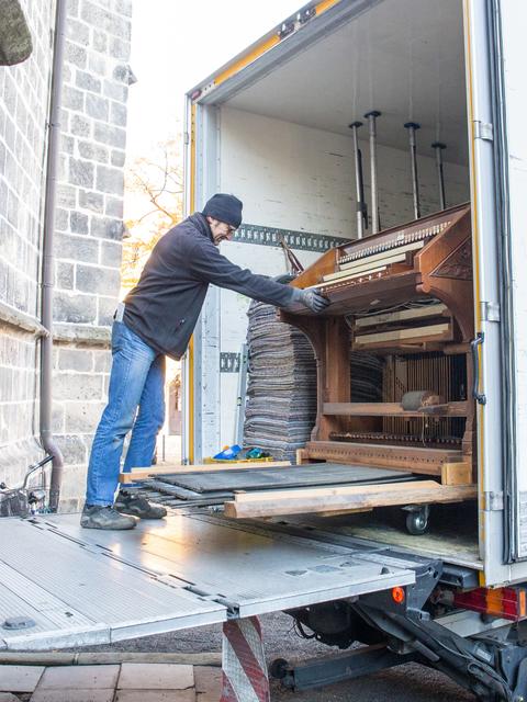Abtransport des Spieltischs im vergangenem Jahr.  | Foto: Wolfgang Fuchs