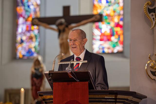 Alt-Landesbischof Christoph Kähler erinnerte in seinem Statement an die Geschichte der Landeskirche. | Foto: Paul-Philipp Braun 