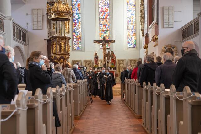 Szenen aus dem Gottesdienst. | Foto: Paul-Philipp Braun 