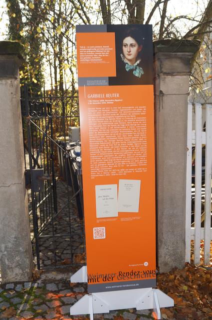 Gabriele Reuter (1859-1941)
Standort: Leibnizallee 4