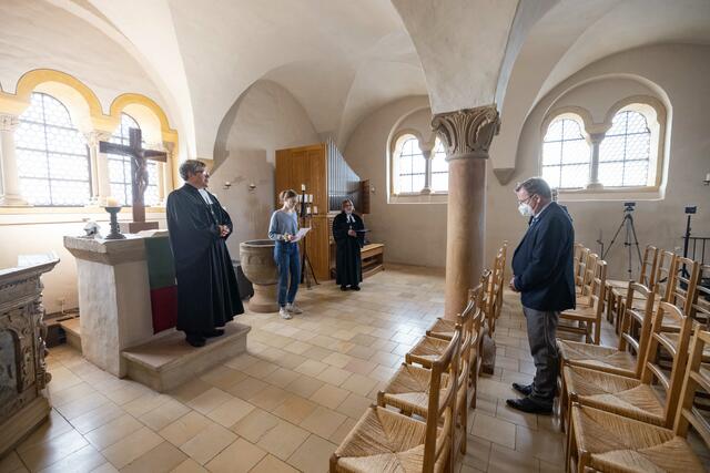 Andacht in der Kapelle der Burg. | Foto: Paul-Philipp Braun 