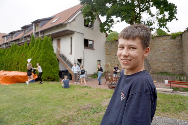 Jonas hat noch keine konkreten Pläne für die Zukunft. Er findet die gemeinsame Zeit sehr schön, weil er mit fast Allen befreundet ist. Auch im nächsten Jahr möchte er bei der JUGENDWOHNWOCHE dabei sein - dann aber als Teamer.