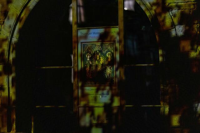 Im Inneren des Museums Predigerkirche ist eine weitere Installation des Künstlers zu sehen. | Foto: Paul-Philipp Braun 