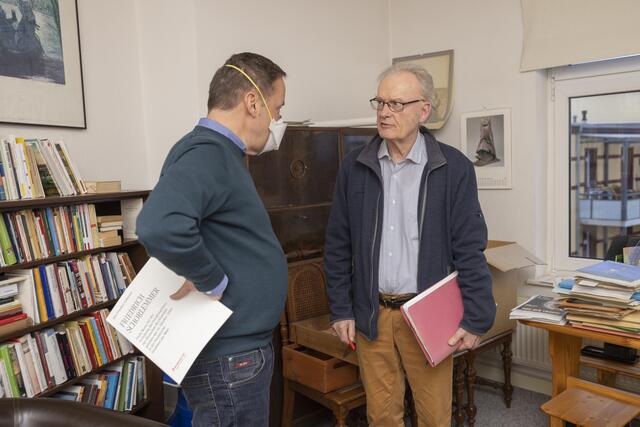 Im Gespräch mit Glaube+Heimat-Chefredakteur Willi Wild. | Foto: Paul-Philipp Braun 