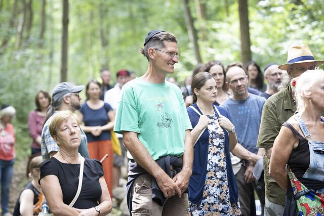 Zahlreiche Menschen waren aus ganz Thüringen gekommen. | Foto: Paul-Philipp Braun 