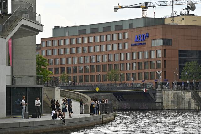 Das ARD Hauptstadtstudio an der Spree in Berlin | Foto: epd-bild/Heike Lyding