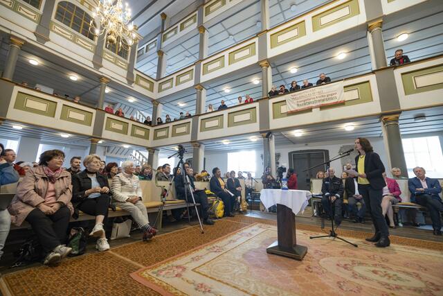 Volljuristin Mirjam Kruppa erklärt die Hintergründe der geplanten GU. | Foto: Paul-Philipp Braun 