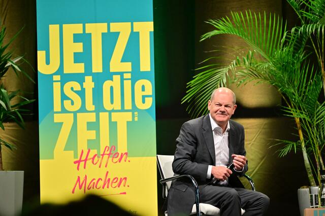 Bundeskanzler Olaf Scholz ist am 10.06.2023 zu Gast bei einem Podium mit dem Titel "In bewegten Zeiten gemeinsam gestalten" | Foto:  epd-bild/Thomas Lohnes