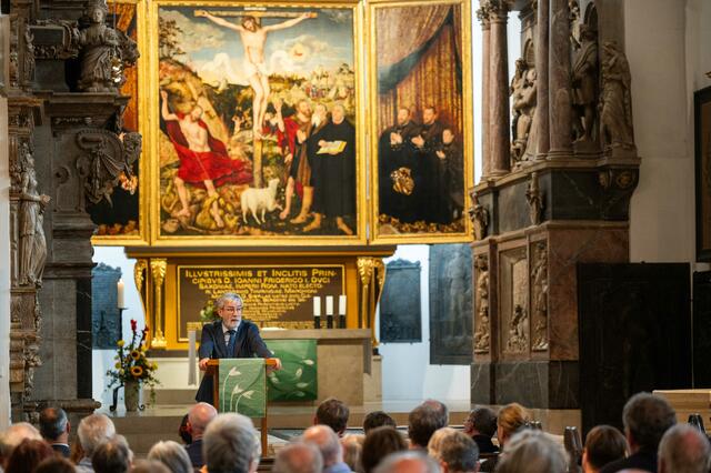 Klaus Dicke, emeritierter Profesor für politische Theorie und Ideengeschichte und früherer Rektor der Universität Jena, sprach in seinem Festvortrag über "Herder und die Schöpfung".  | Foto: Maik Schuck