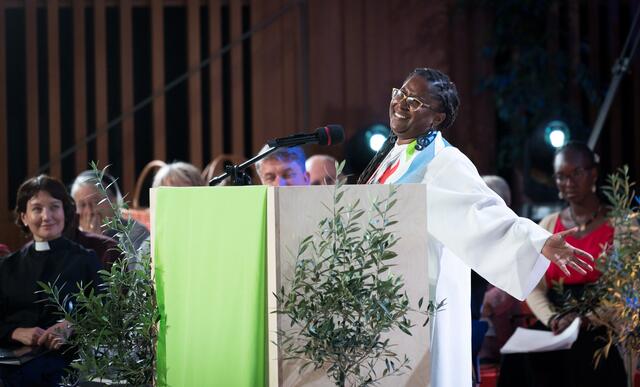 Danielle Dokmann hielt die Predigt beim Eröffnungsgottesdienst | Foto: LWB/Albin Hillert