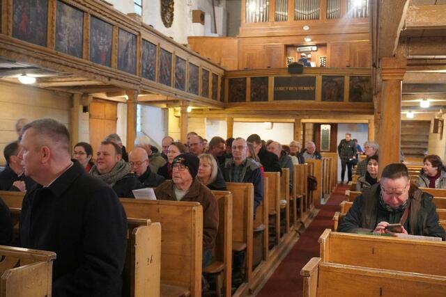 Synodale beim Auftakt-Gottesdienst in der St.-Stephanus-Kirche von Gatersleben.  | Foto: Kirchenkreis Egeln