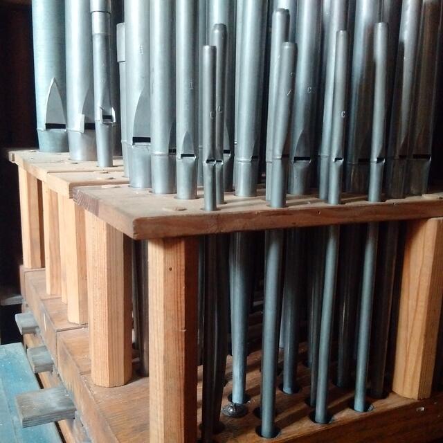 Windlade mit Pfeifen.