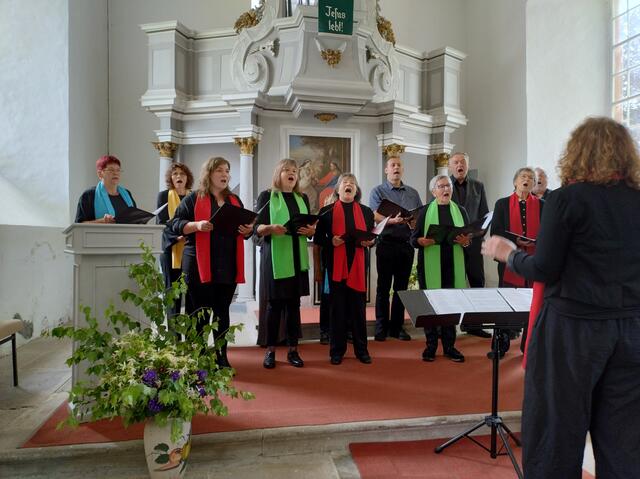 Orgeltour, hier in Oberheldrungen mit dem Chor 2010 unter Leitung von Friederike Teichert