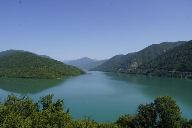 Ananuri-Wehrkirche am Shinwali Stausee | Foto: André Poppowitsch