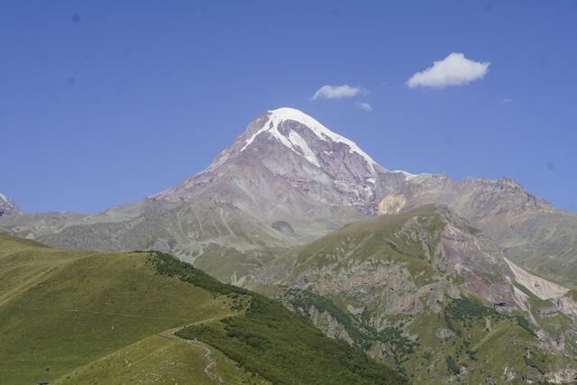 Der Kazbek präsentiert sich von der besten Seite. | Foto: André Poppowitsch