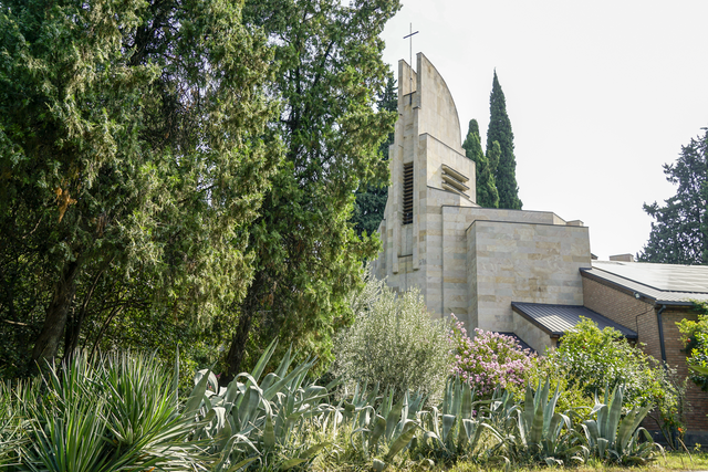 Die evangelisch-lutherische Versöhnungskirche wurde auf dem Grundstück des ehemaligen deutschen Friedhofs in Tbilisi errichtet. Auf dem Gelände befinden sich auch diakonische Einrichtungen. | Foto: Foto: André Poppowitsch