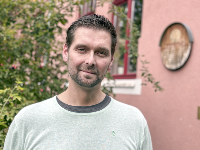 Martin Olejnicki, der Kreisjugendpfarrer des Kirchenkreises Köthen, ist ein Mann mit vielen Ideen.  | Foto: Uwe Kraus