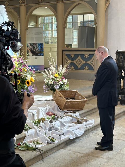  Der lange mit Schorlemmer befreundete Gysi nannte Schorlemmer eine Ausnahme in der DDR und im wiedervereinigten Deutschland und sagte: «Ich danke Dir, Friedrich! Du hast auch mich verändert.»
 | Foto: Willi Wild