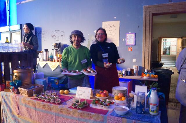 Getränke und leckere kulinarische Köstlichkeiten von „Salam Kitchen“ wurden von Malik Alkalifa &amp; Alexandra Husemeyer aus Eisenach angeboten. 