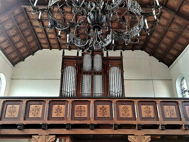 Kassettendecke, Orgel und Empore | Foto: Catatine, CC0, https://commons.wikimedia.org/w/index.php?curid=101292168