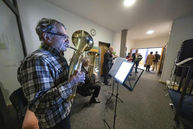 Der evangelische Posaunendienst stimmte die Abgeordneten ein. | Foto: Paul-Philipp Braun