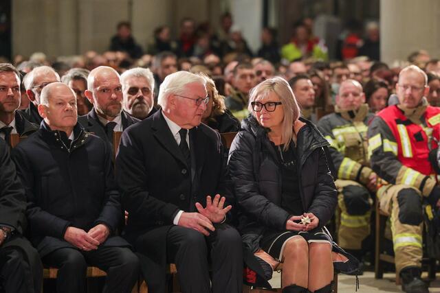 Gedenkgottesdienst im Magdeburger Dom mit Angehörigen der Opfer, Einsatzkräften und Stadtgesellschaft  | Foto: Viktoria Kühne 