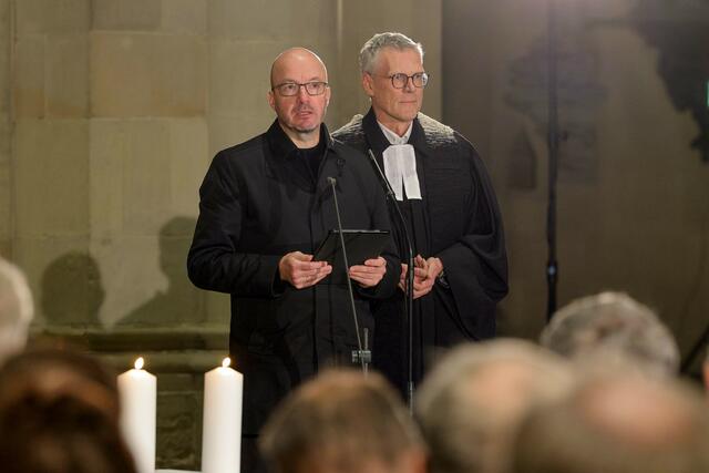 Tobias Bilz, sächsischer Landesbischof und stellvertretender EKD-Ratsvorsitzender und Jörg Uhle-Wettler, Domprediger Magdeburg  | Foto: Viktoria Kühne 