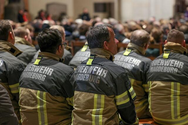 Einsatzkräfte  | Foto: Viktoria Kühne 