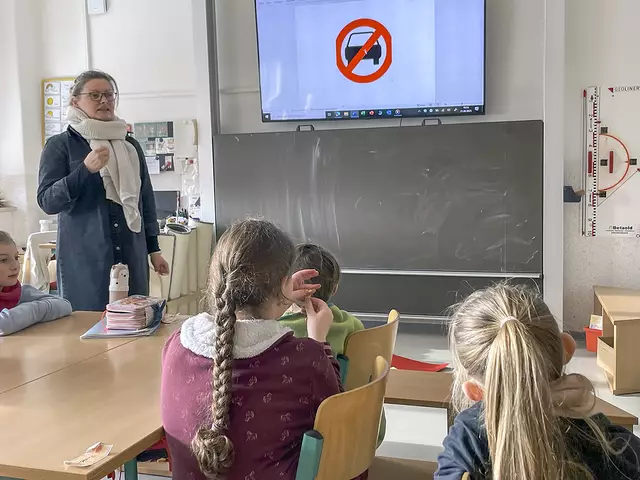 Stolzes Ziel: Durch ihre Beteiligung an der Fastenaktion möchten die Schüler erreichen, dass 200 neue Bäume im Schwarzatal gepflanzt werden können. | Foto: Sabine Bujack