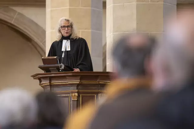 Petra Schwermann auf der Kanzel. | Foto: Paul-Philipp Braun 