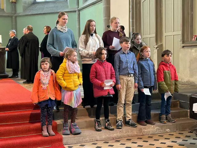 Die Singschule Dessau gestaltete de Gottesdienst musikalisch. | Foto: Willi Wild