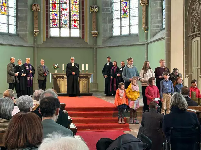 In dem Gottesdienst wurde am Samstag auch der bisherige Kirchenpräsident Joachim Liebig verabschiedet, der zum 1. März 2024 aus Altersgründen aus dem Amt geschieden war.  | Foto: Willi Wild