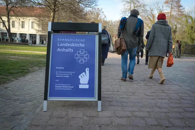 Herzlich Willkommen: Im Anschluss zum Gottesdienst wurde zum Empfang eingeladen. | Foto: Heiko Rebsch