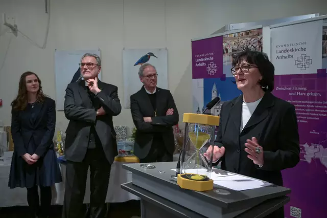 Grußwort der Bildungsministerin des Landes Sachsen-Anhalt   Eva Feußner. | Foto: Heiko Rebsch